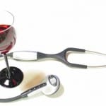 Vino a tavola: mantiene davvero giovani?