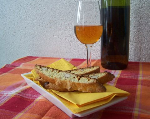 Cantucci e vin santo ome dessert